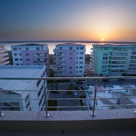Crazy Summerland Apartment Mamaia